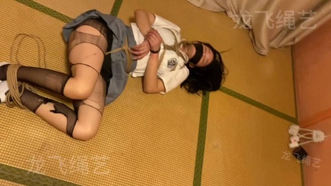 【龙飞绳艺】虐待手撕丝袜折磨抽打KT凌辱短暂zx