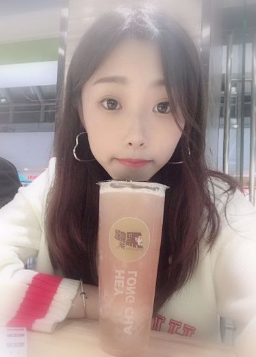 身材不错的大学美女