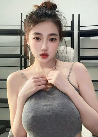 抖音天津^美女网红!)%【AY的奇思妙想日记Aying】表面上在各位粉丝面前装=纯，背后竟然如[`此骚！