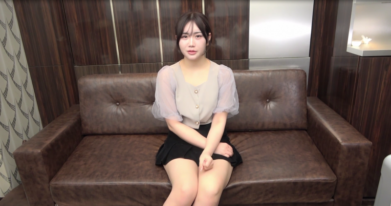 【初拍】为了安慰自己、害羞的美乳。人生第二根肉棒初次中出体验。（上） FC2-PPV-4519169