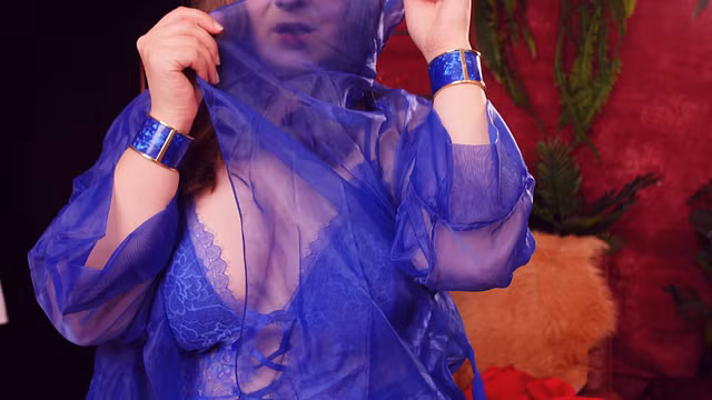 试穿合集！性感熟女内衣秀！身材丰满的继母性感装扮！Arya Grander