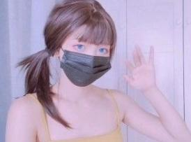 『白袜袜』给大家表演一个肉弹冲击
