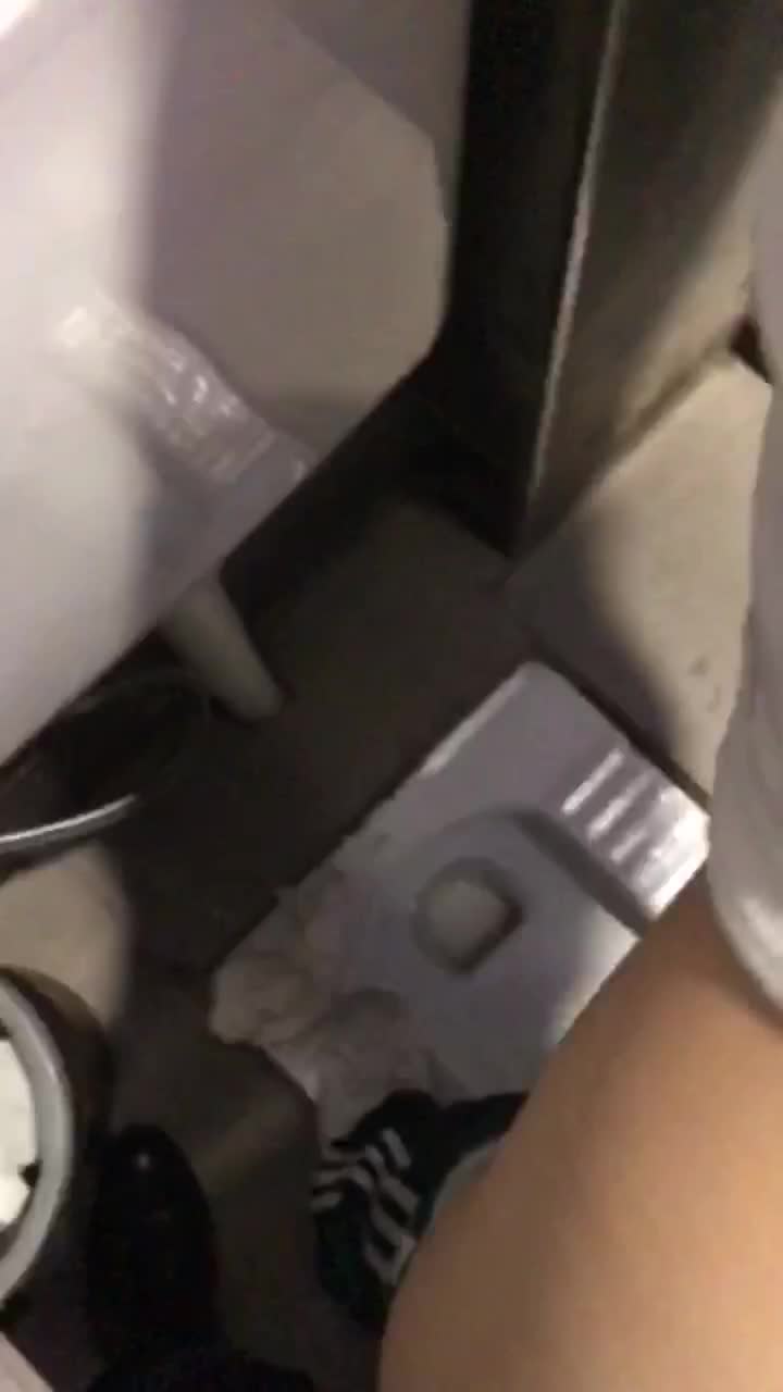 0355地区，厕所搞，听最后有人叫它名字