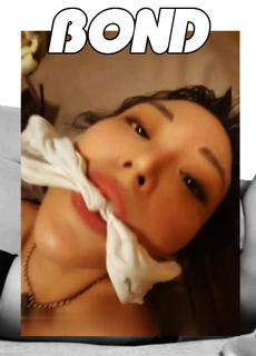 用内裤捆绑住骚妇的嘴压着操