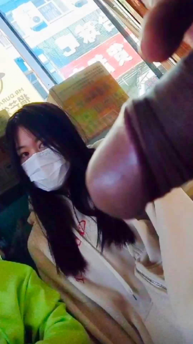 偷偷在街上射精