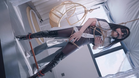 【丝米】《惩罚堕落修-女Ⅲ》抓_]住一只连体丝袜的美艳修女， 固$]定在%.#椅^^子强行戴上假yang口球，任其干呕 ``疯狂流口水