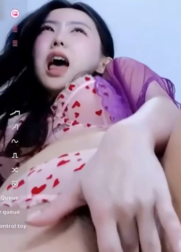 母狗直播狂揉捏阴蒂小穴