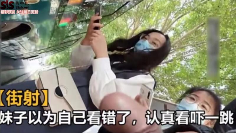 【户外街射】挑战极限刺激，当着路人射精，太刺激