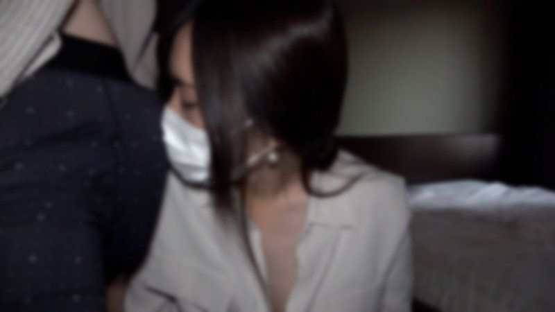 为了老公工作的人妻OL。工作很忙看起来欲求不满，所以我将我的精液射进了她毛茸茸的小穴 FC2-PPV-4693525