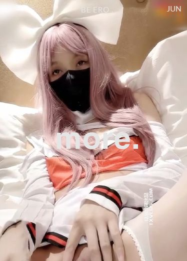 美腿女神陪我看足球比赛