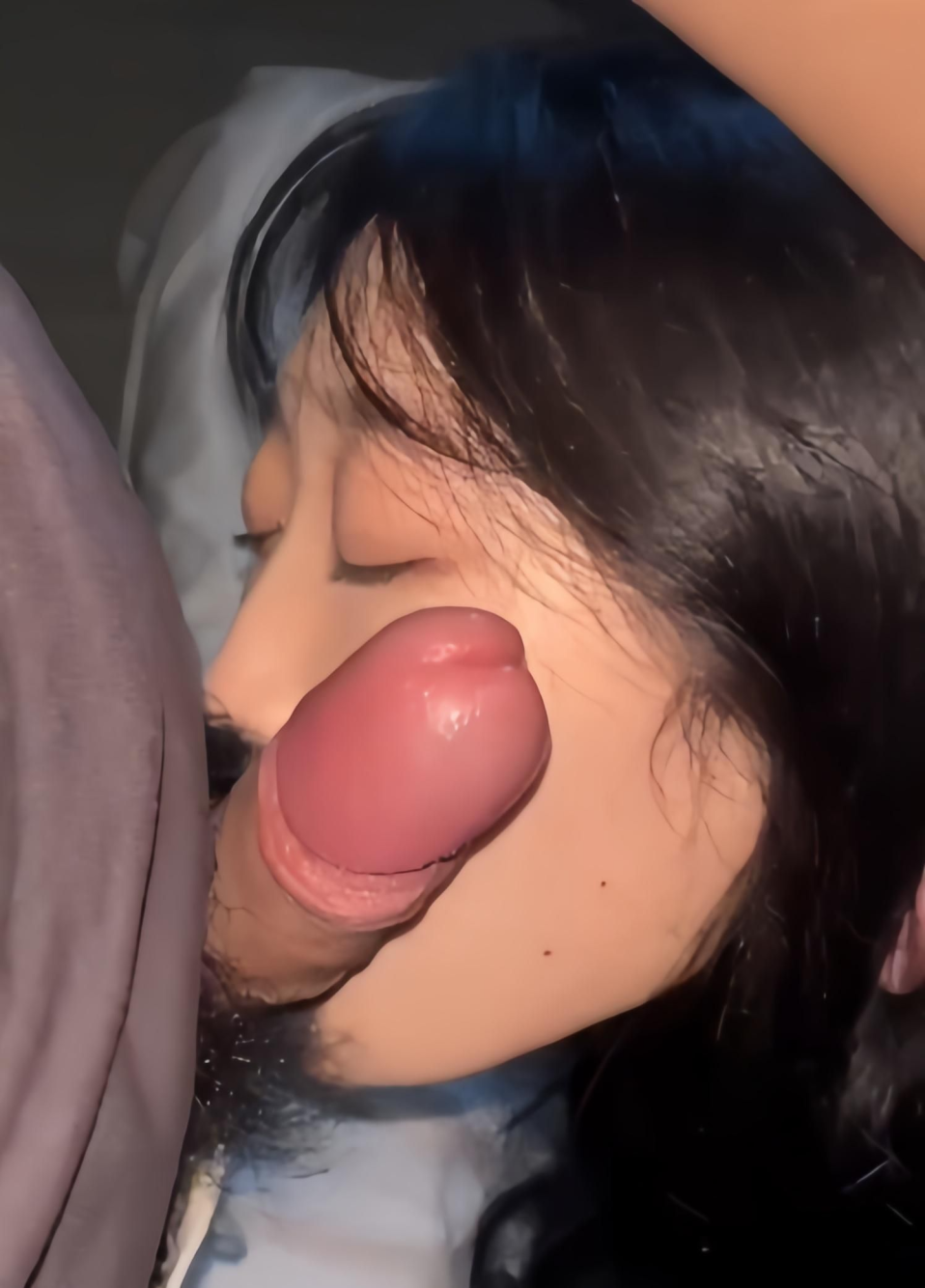 【人前女神床上母狗】长相清纯可爱，床上吃我的大鸡巴，主动往鸡吧上后坐，卧槽快点骚逼用力