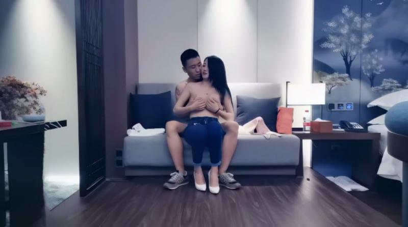 【9总探花】精品作之白色高跟妹 高跟鞋配牛仔裤情绪内衣再加注