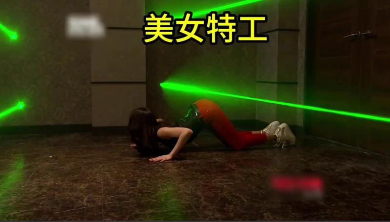 爆笑整活，美女特工勇斗邪恶博士