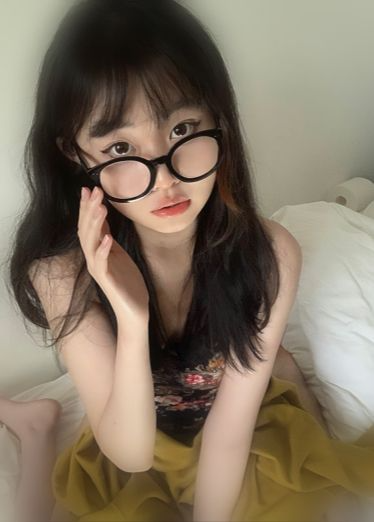 清纯眼镜妹口交都拉丝