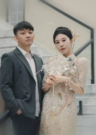 已婚小母狗骑乘插着发语音给老公