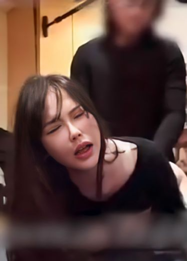 ✨专攻高颜值网红泡良大神「郑原创」私拍，09年纯欲系小网红美女，多体位，神似aespa柳智敏