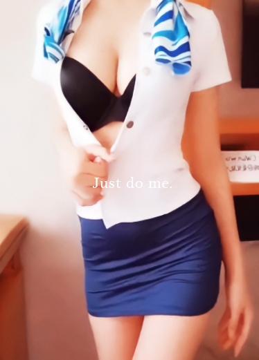 【福利姬系列】『私人玩物』爆乳空姐制服 行李箱上激烈抽插到潮喷
