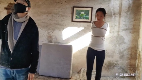【一绳所爱】紫涵欧式紧缚参观老房子