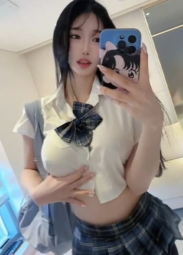 极品韩国巨乳大长腿美人，顶级的情趣诱惑！