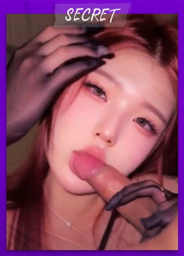顶级美女的口交实录，拿屌像拿MIC