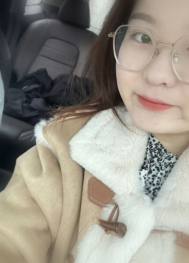素人女友卸了妆难以接受不过小逼真的紧