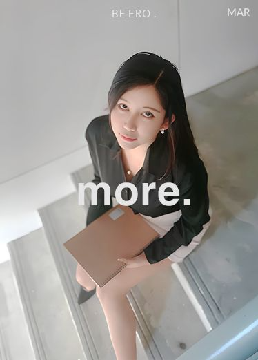 熟女OL美女就爱被玩自己的白虎鲍鱼