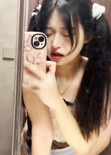 双马尾小淫魔从浴室一路操到床上%[♡♡自拍后入操逼画面