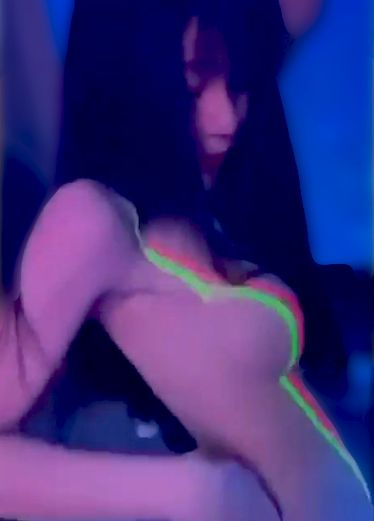 小哥哥要不要一起跳舞