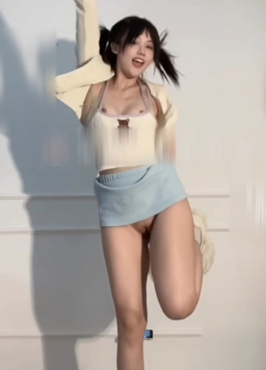 甜心美尻抖音网红 玉米 ，看她跳的裸舞心情就好起来了