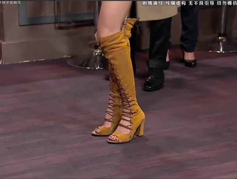 美女热舞暗示线索，神探一眼看出谁是反派哈哈