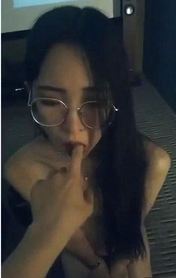 备着男友出来找私主调教约炮曝光