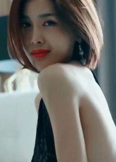 网红闫盼盼 大波翘臀身材完美