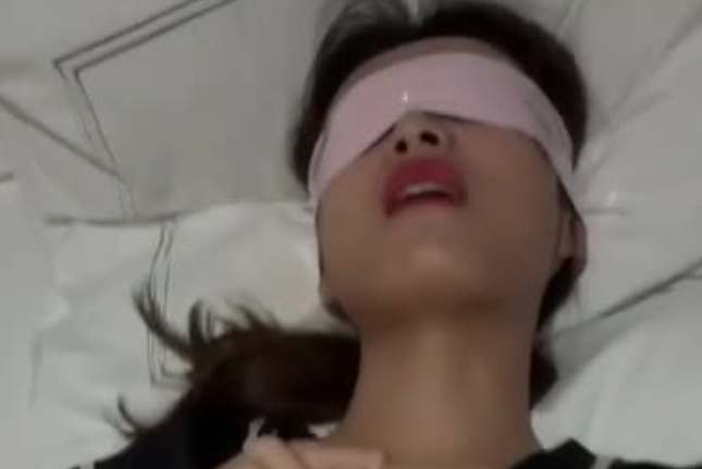 【真实女子SPA】少妇推油跳蛋刺激阴蒂