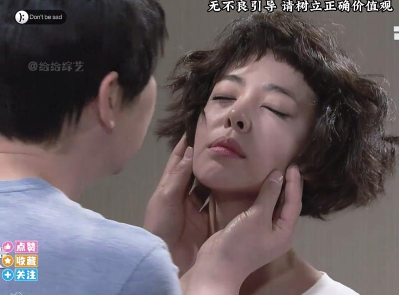 搞笑妹妹趁着愚人节向好哥哥表白，结果却被邻居截胡哈哈