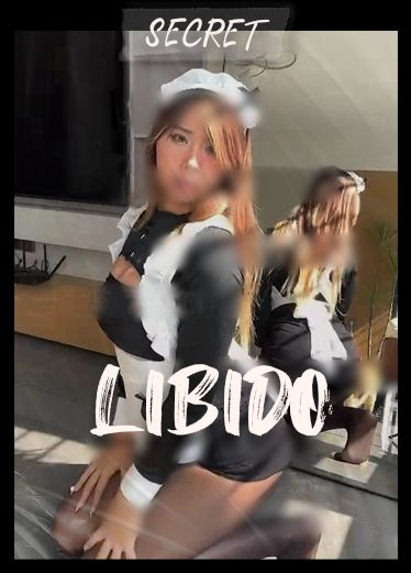 今天简单粗暴? ?来看女仆油光锃亮的皮肤 被黑丝包裹着的内内