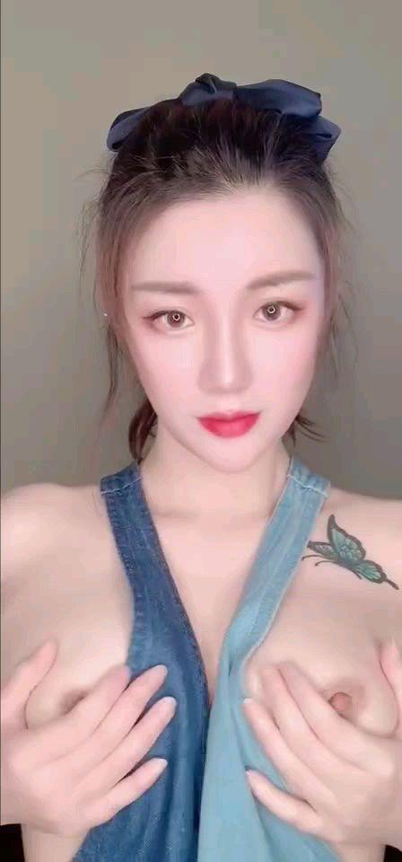 NicoLove 妮可《露脸原创》喜欢我的奶吗♡