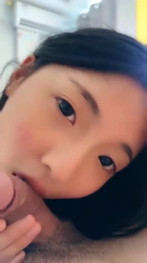 萝莉调教第五集，看着挺乖巧的清纯妹子，啪啪的扇耳光，捏奶头，爆菊