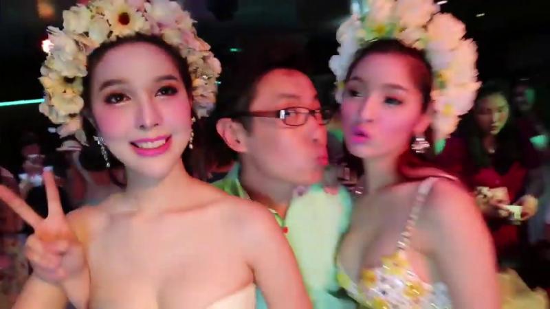 小鹏奇啪行第一季 第9集 1080P S01E09 男色天堂竟也如此疯狂!美女莎莎给力救场
