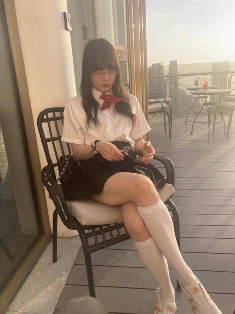 极品高校美女和男友自拍泄露！穿粉色情趣内衣啪啪 真是又美又骚！