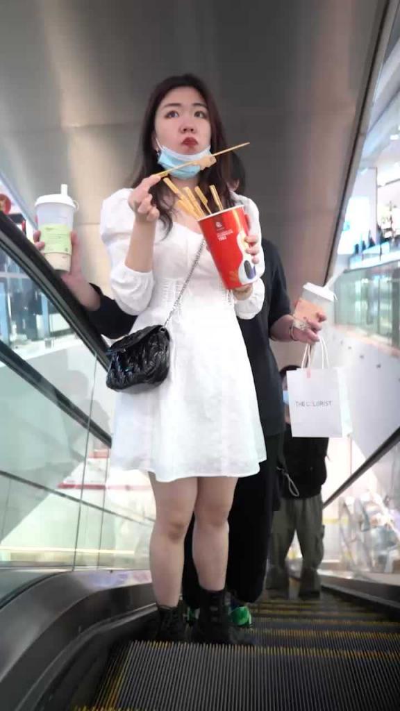跟拍了好久才抓到好看的角度