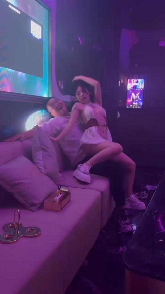 酒吧公主太骚了