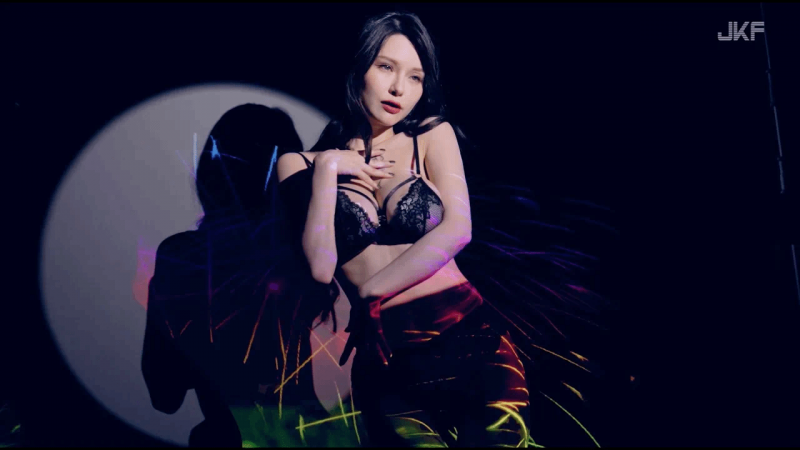 【JKF杂志】2023 5月号COVER LADY「混血天菜」古榕榕