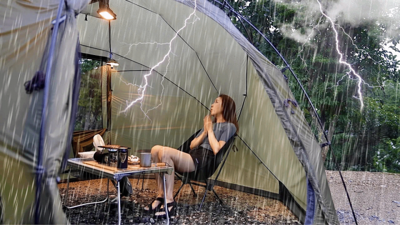 ⚡真正有趣的大雨单人露营⛈帐篷被台风吹走/天籁之声雨ASMR