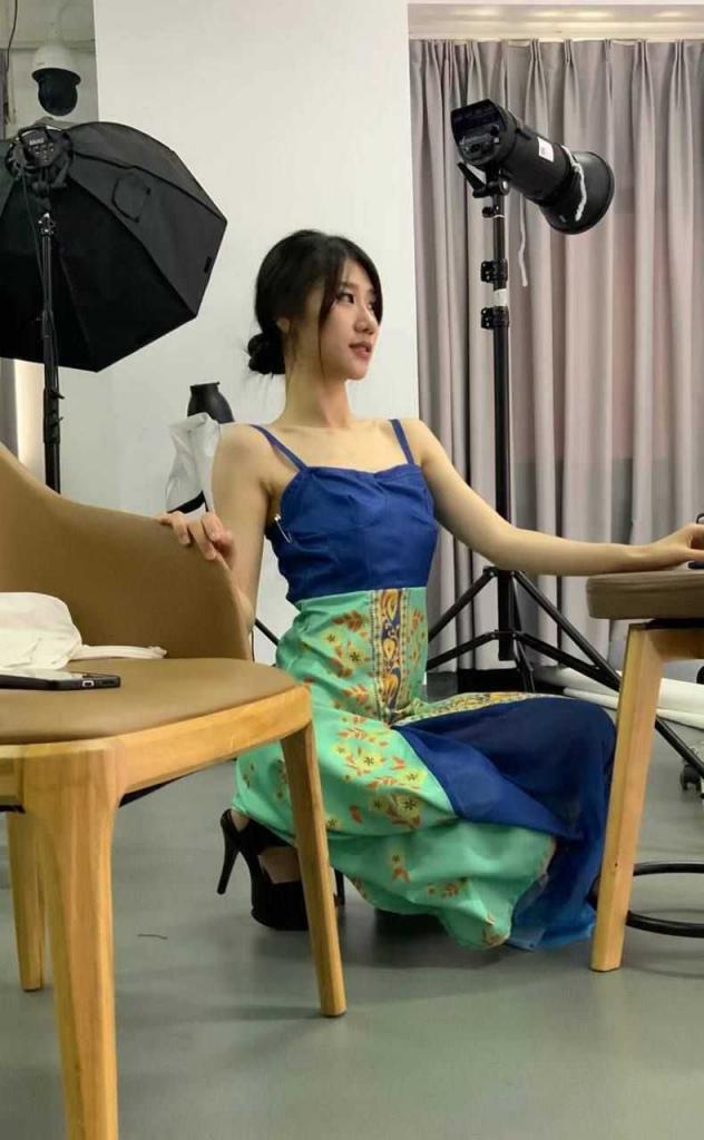 反差婊 被操到眼神迷#/离骚上天了