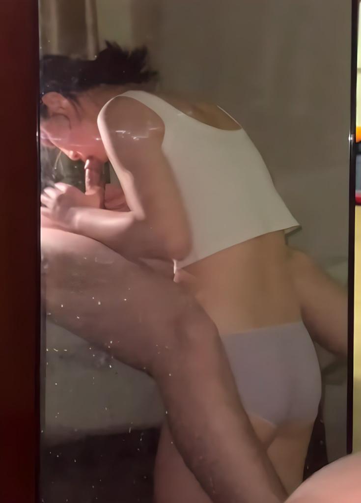 学生情侣租房啪啪流出 超多白浆！！